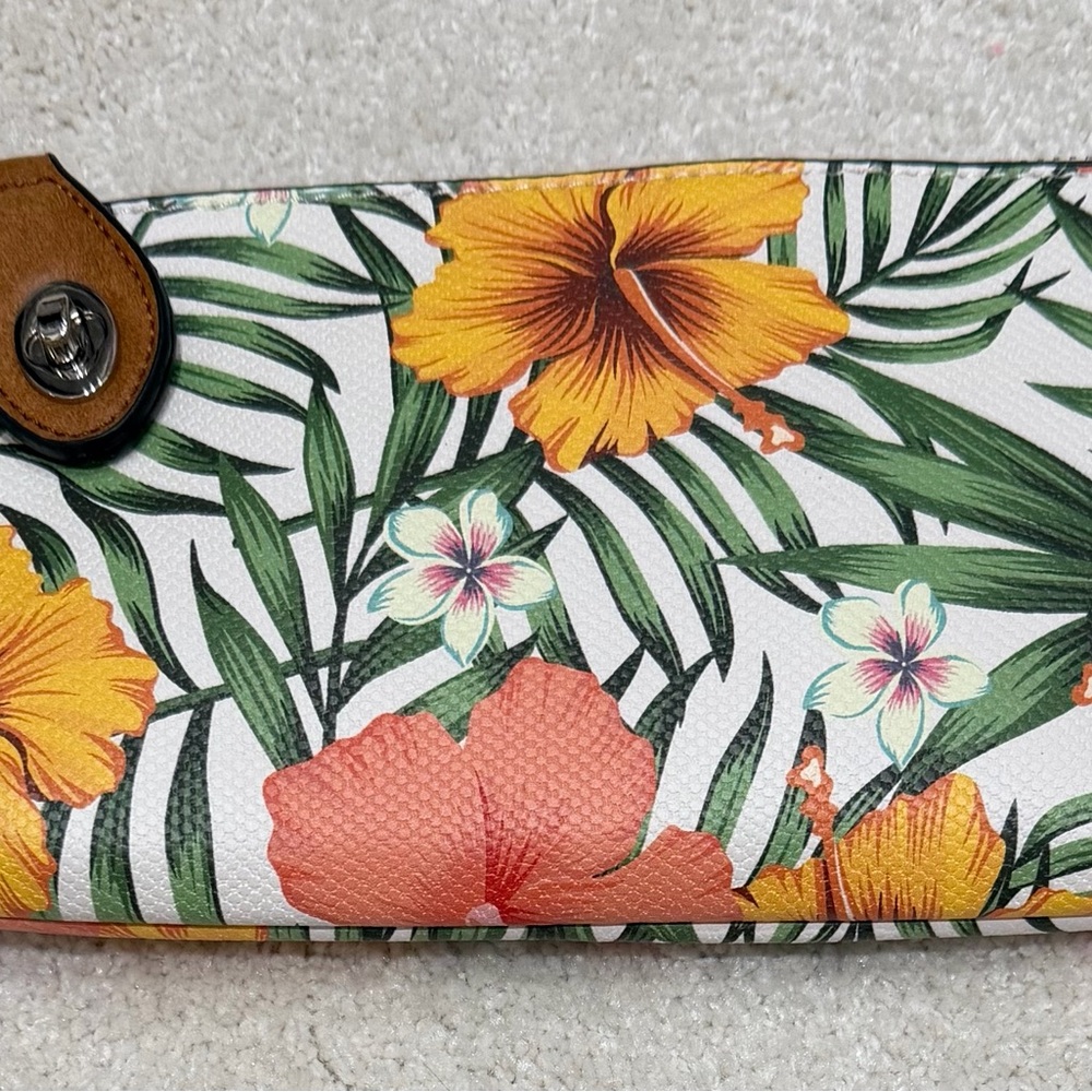 Tropical Floral Women's Clutch/Crossbody Strap included NWOT see photos